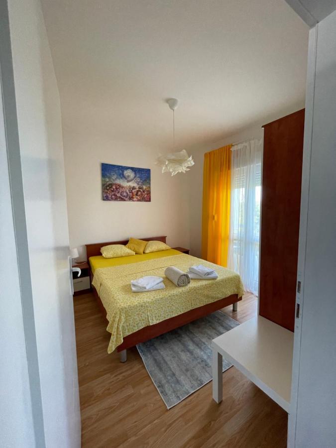Apartmani Fulir Vrsi Buitenkant foto