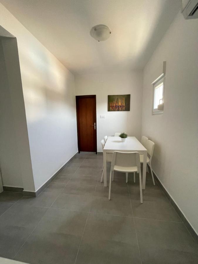 Apartmani Fulir Vrsi Buitenkant foto